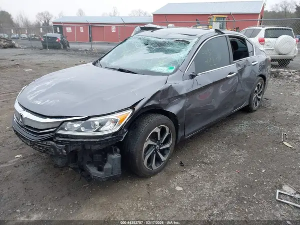 1HGCR2F75HA217067 2017 HONDA ACCORD - Image 2