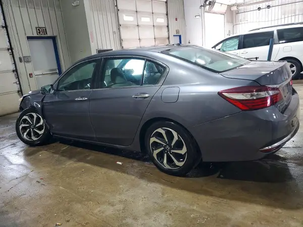 1HGCR2F75HA250912 2017 HONDA ACCORD - Image 2