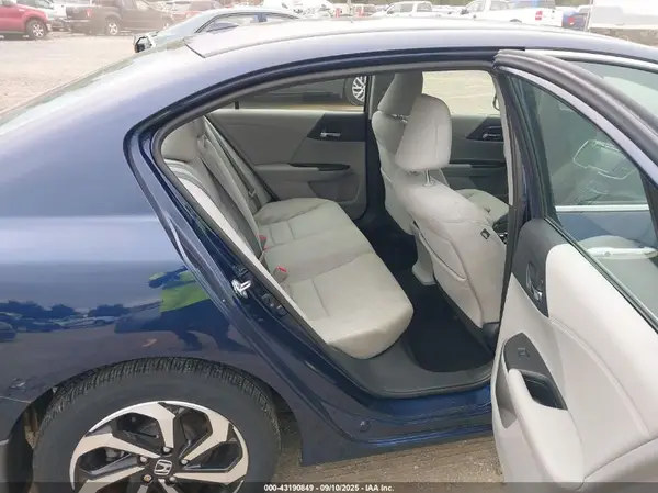 1HGCR2F75HA253163 2017 HONDA ACCORD - Image 8