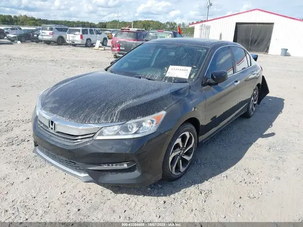 1HGCR2F75HA267399 2017 HONDA ACCORD - Image 2