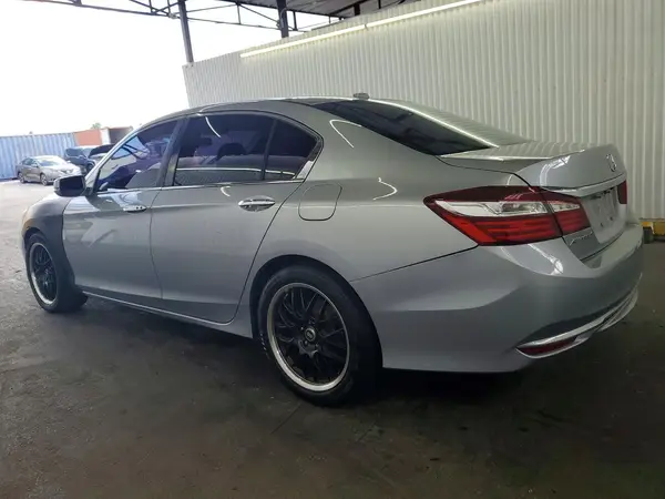 1HGCR2F76HA176495 2017 HONDA ACCORD - Image 2