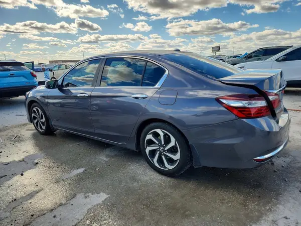 1HGCR2F76HA213836 2017 HONDA ACCORD - Image 2