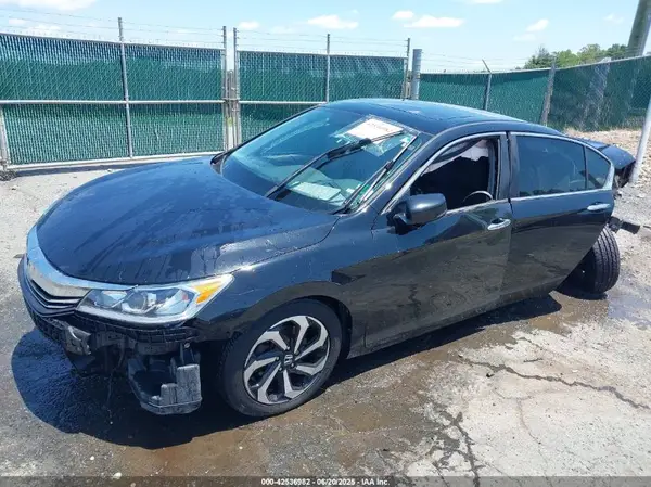1HGCR2F77GA021811 2016 HONDA ACCORD - Image 2