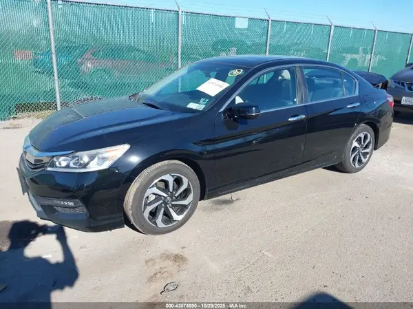 1HGCR2F77HA054549 2017 HONDA ACCORD - Image 2