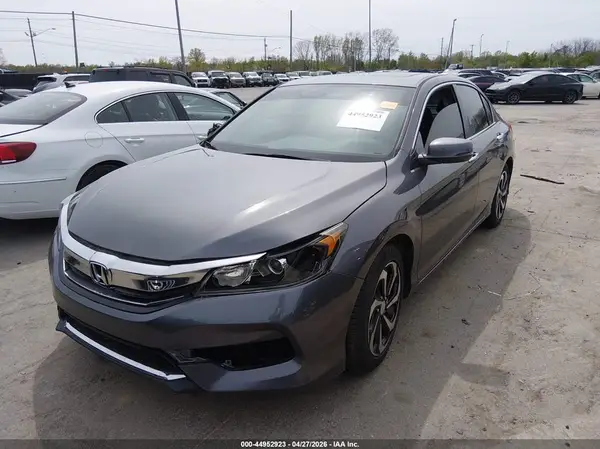 1HGCR2F77HA055099 2017 HONDA ACCORD - Image 2