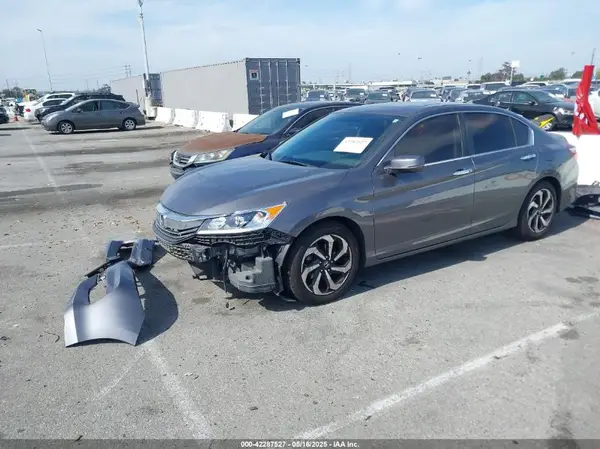 1HGCR2F77HA068662 2017 HONDA ACCORD - Image 2