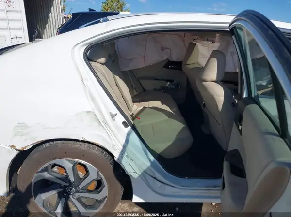 1HGCR2F77HA082075 2017 HONDA ACCORD - Image 8