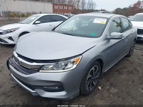 1HGCR2F77HA295186 2017 HONDA ACCORD - Image 2