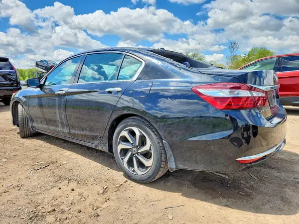 1HGCR2F78GA109556 2016 HONDA ACCORD - Image 2