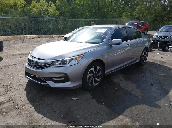 1HGCR2F78HA045908 2017 HONDA ACCORD - Image 2