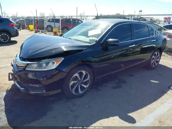 1HGCR2F78HA060702 2017 HONDA ACCORD - Image 2