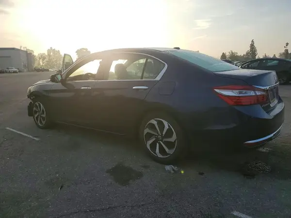 1HGCR2F78HA071778 2017 HONDA ACCORD - Image 2