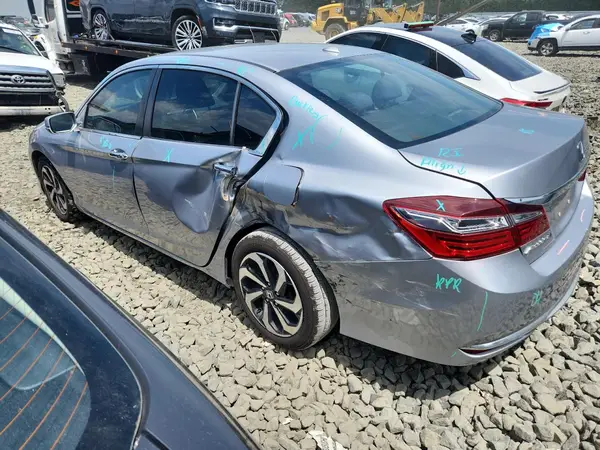 1HGCR2F78HA104682 2017 HONDA ACCORD - Image 2