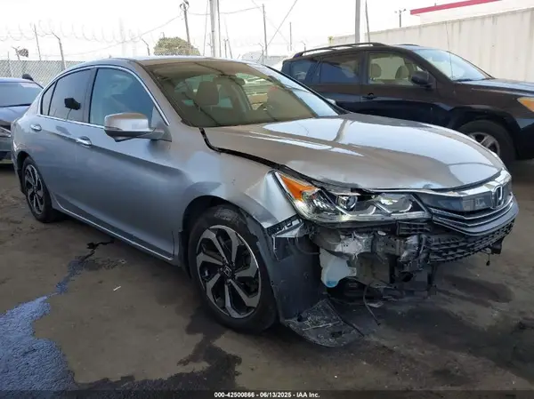 1HGCR2F78HA142882 2017 HONDA ACCORD - Image 1