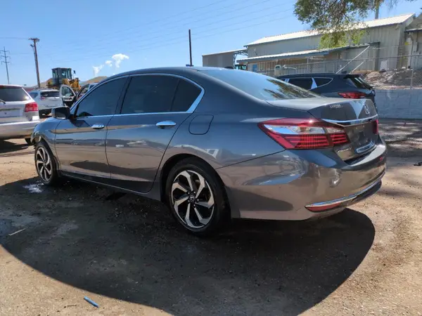 1HGCR2F78HA173436 2017 HONDA ACCORD - Image 2