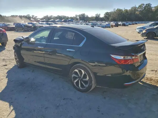 1HGCR2F78HA257272 2017 HONDA ACCORD - Image 2