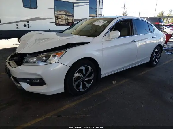 1HGCR2F78HA278977 2017 HONDA ACCORD - Image 2