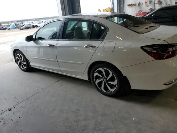 1HGCR2F79GA063932 2016 HONDA ACCORD - Image 2