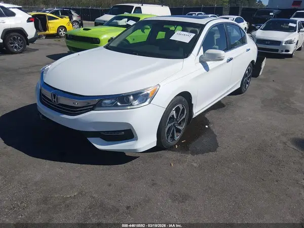 1HGCR2F79HA033928 2017 HONDA ACCORD - Image 2