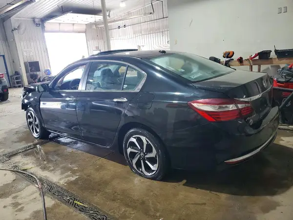 1HGCR2F79HA035758 2017 HONDA ACCORD - Image 2