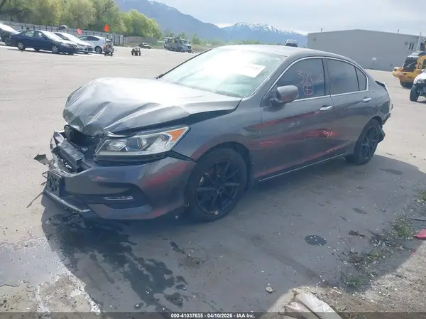 1HGCR2F79HA128389 2017 HONDA ACCORD - Image 2