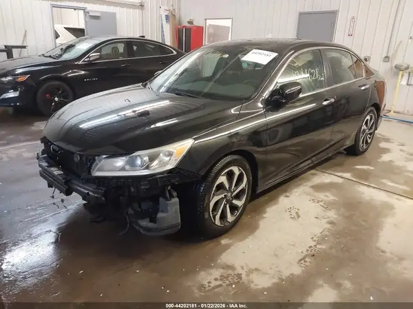 1HGCR2F79HA131910 2017 HONDA ACCORD - Image 2