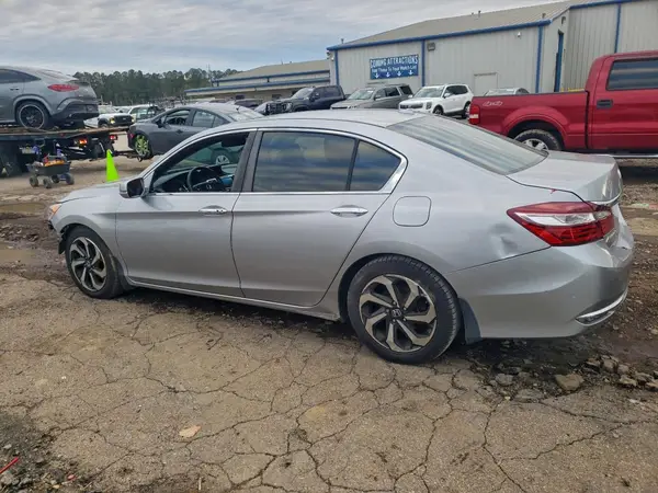 1HGCR2F79HA235586 2017 HONDA ACCORD - Image 2