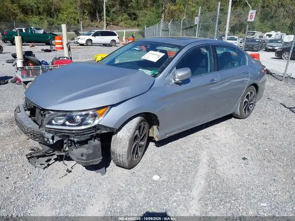 1HGCR2F7XHA048468 2017 HONDA ACCORD - Image 2