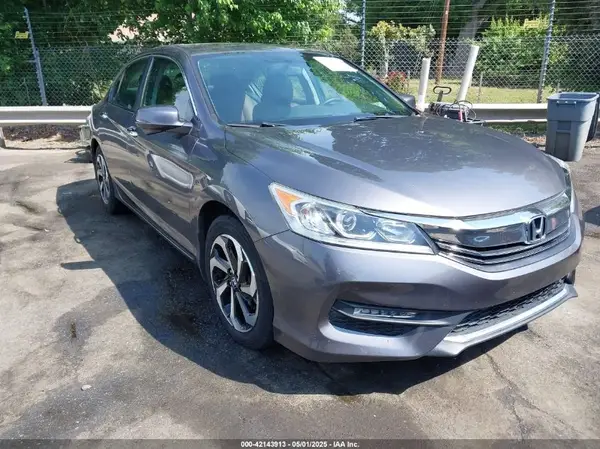 1HGCR2F7XHA055100 2017 HONDA ACCORD - Image 1