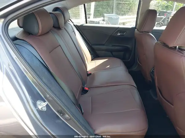 1HGCR2F7XHA055100 2017 HONDA ACCORD - Image 8