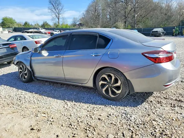 1HGCR2F7XHA055582 2017 HONDA ACCORD - Image 2