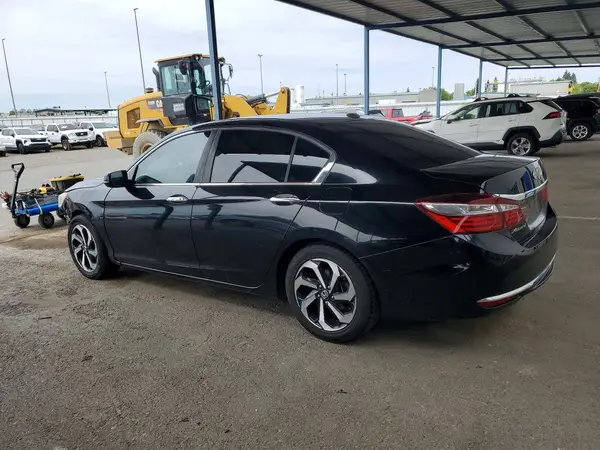 1HGCR2F7XHA060717 2017 HONDA ACCORD - Image 2