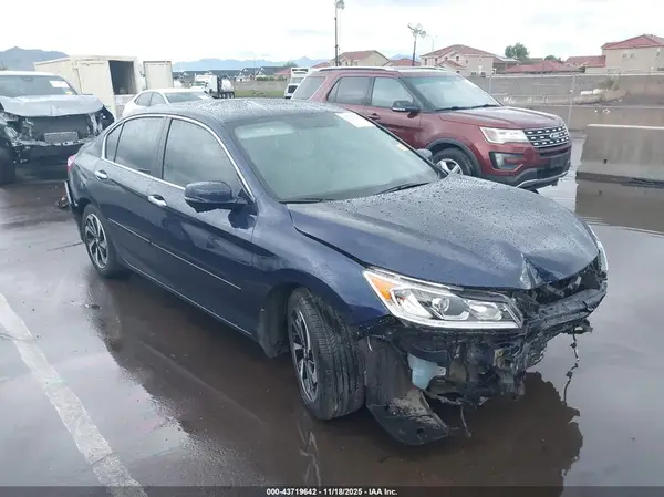 1HGCR2F7XHA065190 2017 HONDA ACCORD - Image 1