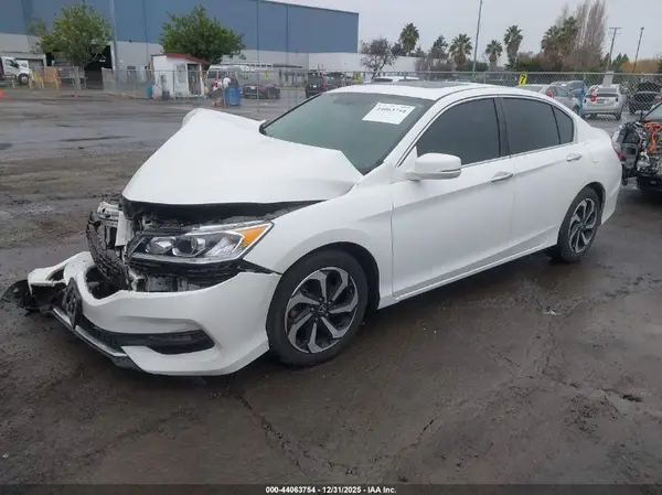 1HGCR2F7XHA065836 2017 HONDA ACCORD - Image 2
