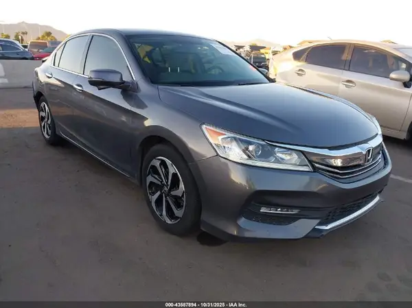 1HGCR2F7XHA068879 2017 HONDA ACCORD - Image 1