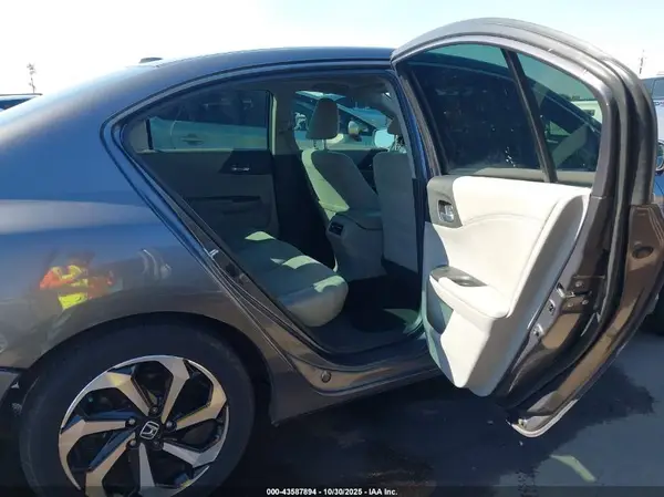 1HGCR2F7XHA068879 2017 HONDA ACCORD - Image 8