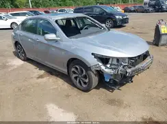 1HGCR2F7XHA105719 2017 HONDA ACCORD