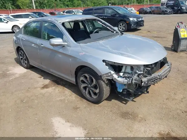 1HGCR2F7XHA105719 2017 HONDA ACCORD - Image 1