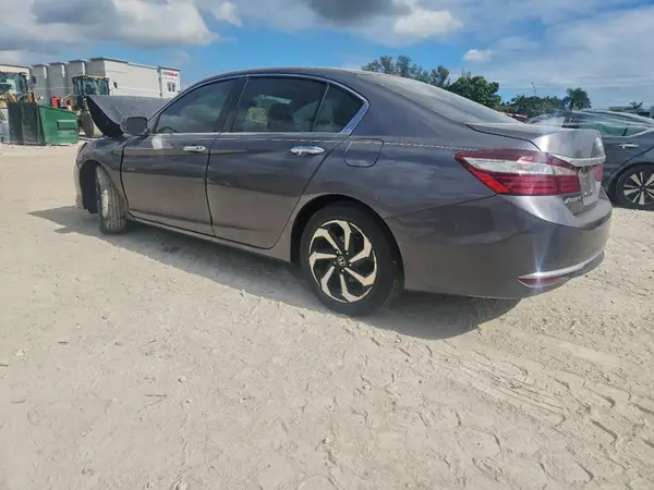 1HGCR2F7XHA128420 2017 HONDA ACCORD - Image 2