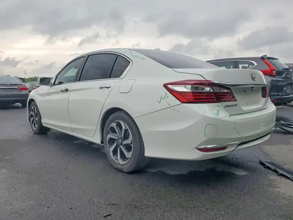 1HGCR2F7XHA167881 2017 HONDA ACCORD - Image 2