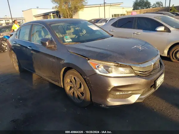 1HGCR2F7XHA179111 2017 HONDA ACCORD - Image 1