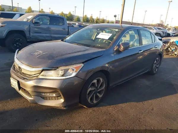 1HGCR2F7XHA179111 2017 HONDA ACCORD - Image 2