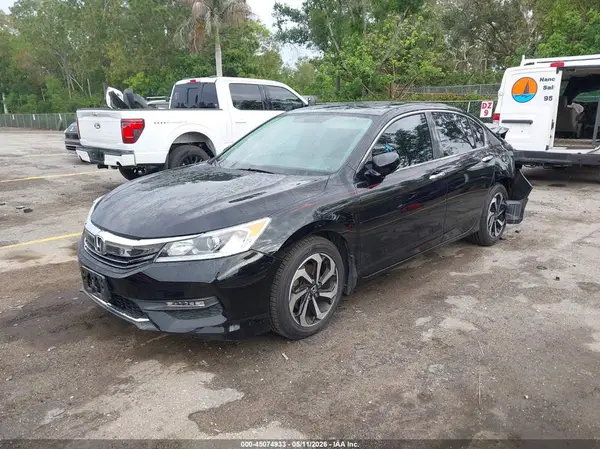1HGCR2F7XHA188536 2017 HONDA ACCORD - Image 2
