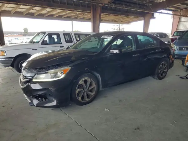 1HGCR2F7XHA218585 2017 HONDA ACCORD - Image 1