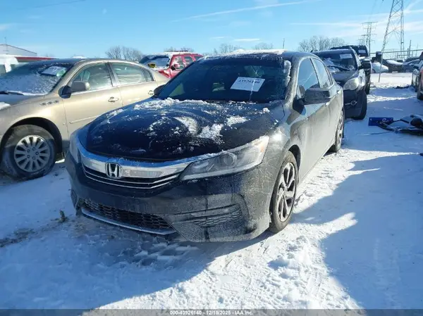 1HGCR2F7XHA229778 2017 HONDA ACCORD - Image 2