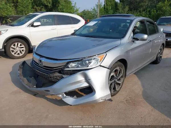 1HGCR2F7XHA252428 2017 HONDA ACCORD - Image 2