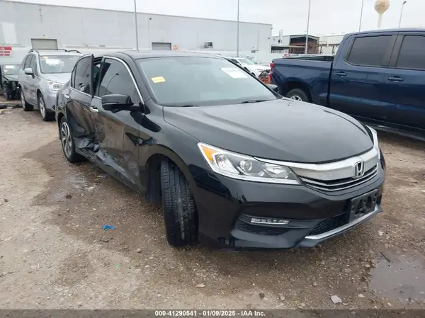 1HGCR2F7XHA257242 2017 HONDA ACCORD - Image 1