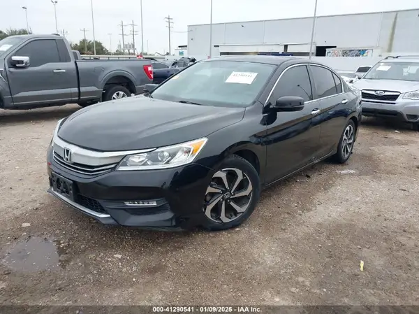 1HGCR2F7XHA257242 2017 HONDA ACCORD - Image 2