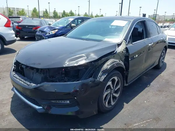 1HGCR2F7XHA259685 2017 HONDA ACCORD - Image 2