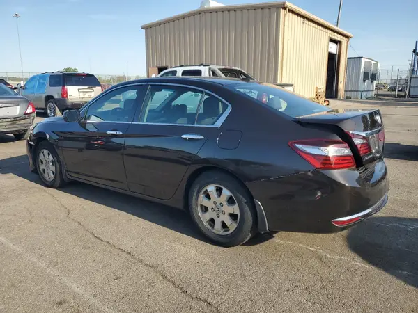 1HGCR2F7XHA262179 2017 HONDA ACCORD - Image 2